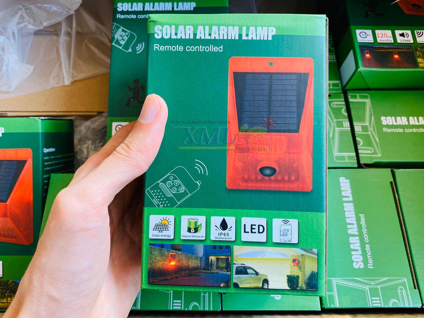 สัญญาณกันขโมย (Alarm) โซล่าเซลล์ (สีแดง) + Remote