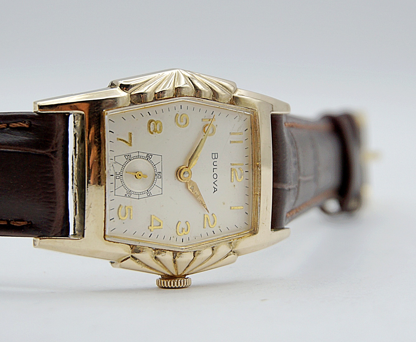 นาฬิกาเก่า BULOVA ไขลานสองเข็มครึ่ง