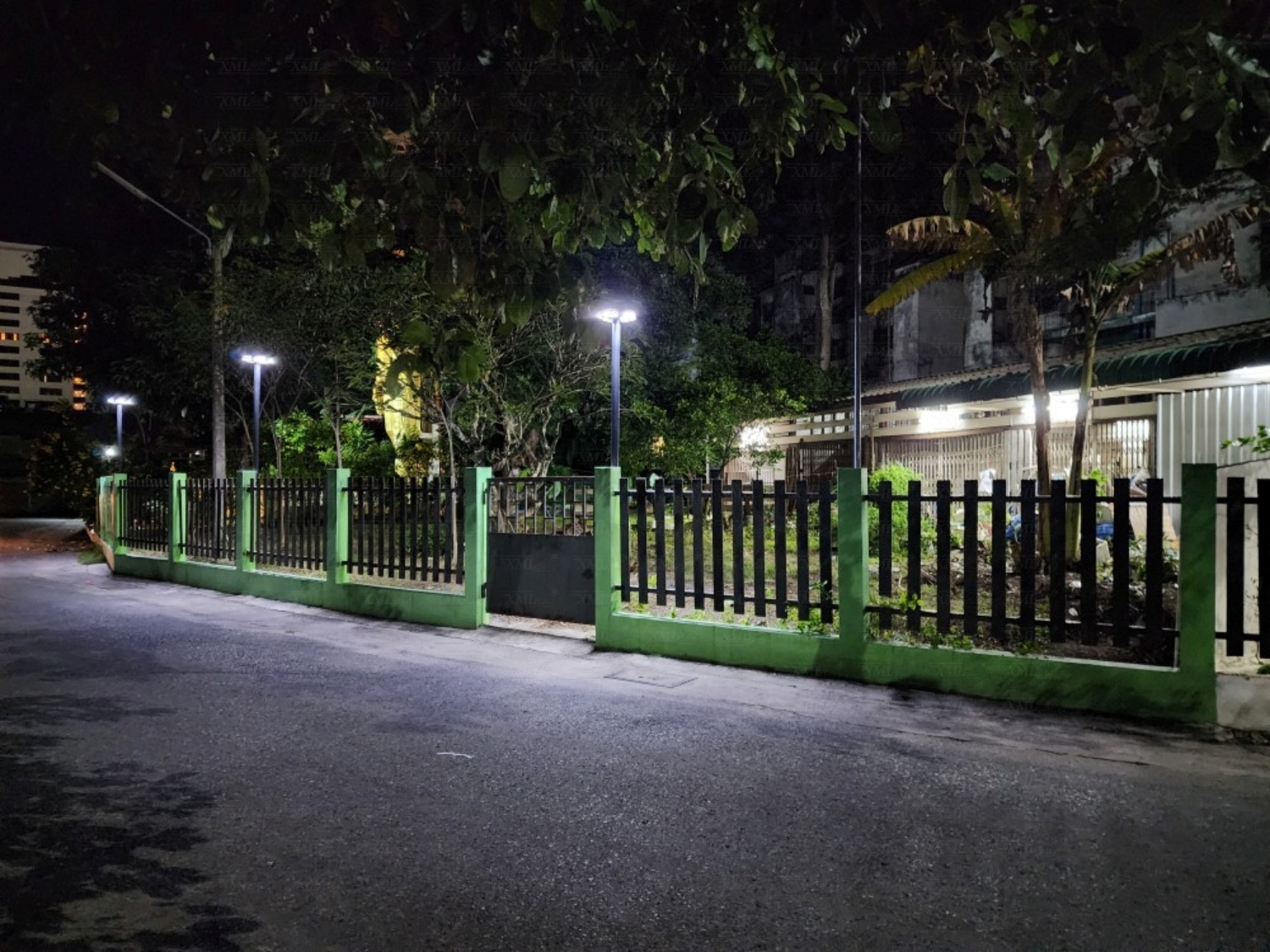 โคมไฟ UFO ทรงสี่เหลี่ยม รุ่น Modi x XML + ระบบ Motion รุ่น 300w (เปิดได้ 3 แสง)