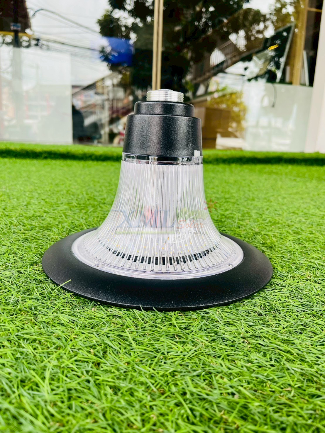 โคมไฟตั้งพื้นโซล่าเซลล์ รุ่น TC-3630 (เปิดได้ 2 แสง)