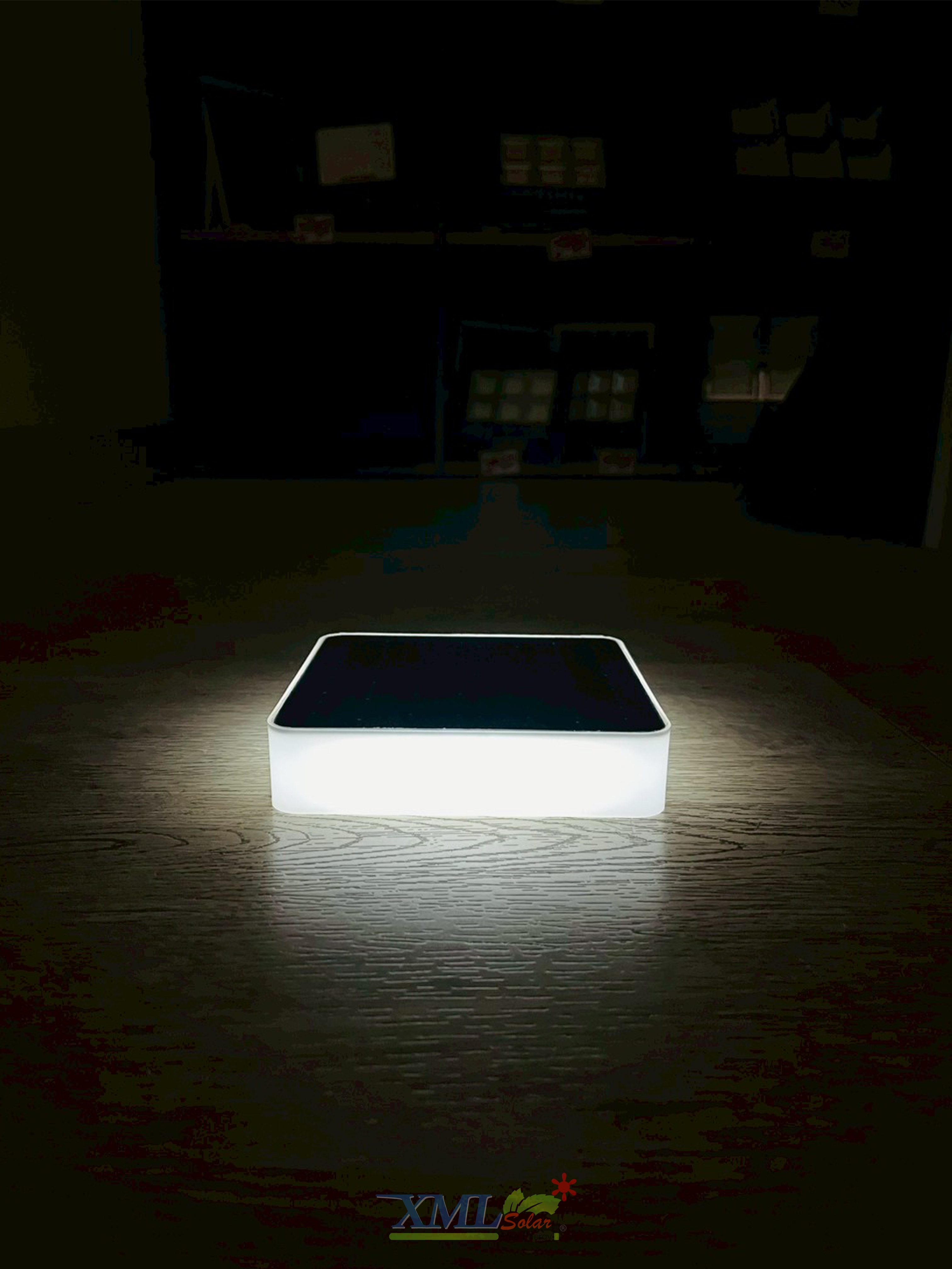 โคมไฟสนามโซล่าเซลล์ ทรงเหลี่ยม รุ่น DPD-0545 (แสง:ขาว + เหลืองวอมไวท์)