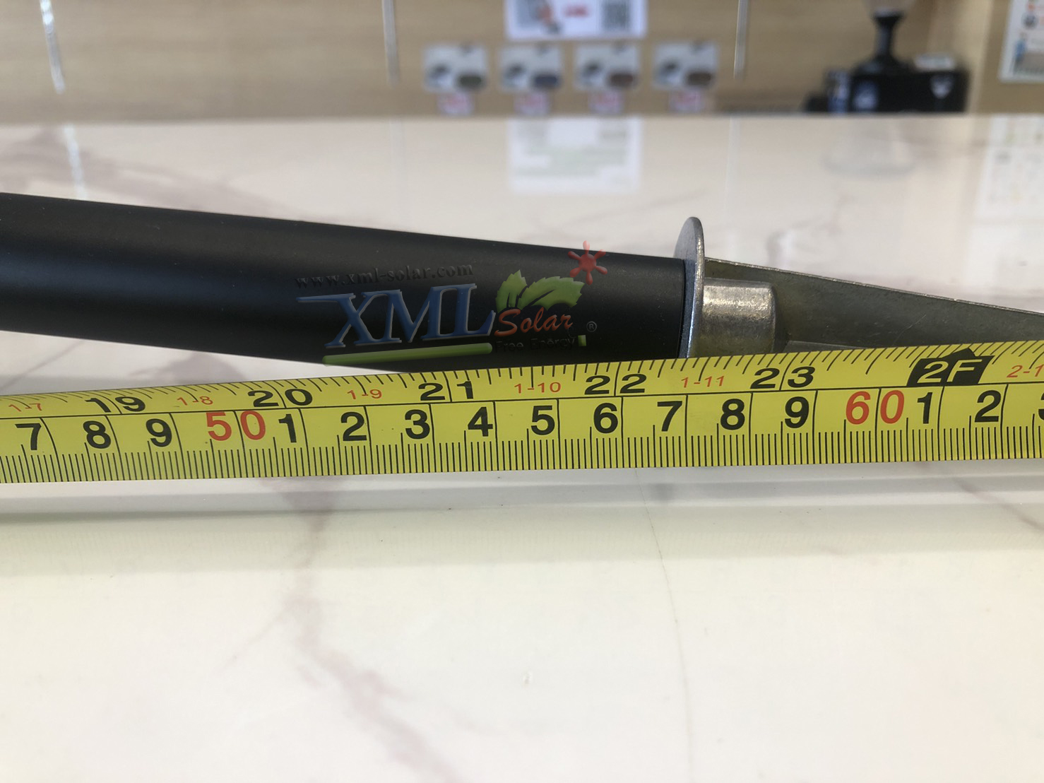 โคมไฟปักสนามโซล่าเซลล์ รุ่นใหม่ ระบบสัมผัส (เเสง : เหลืองวอมไวท์)