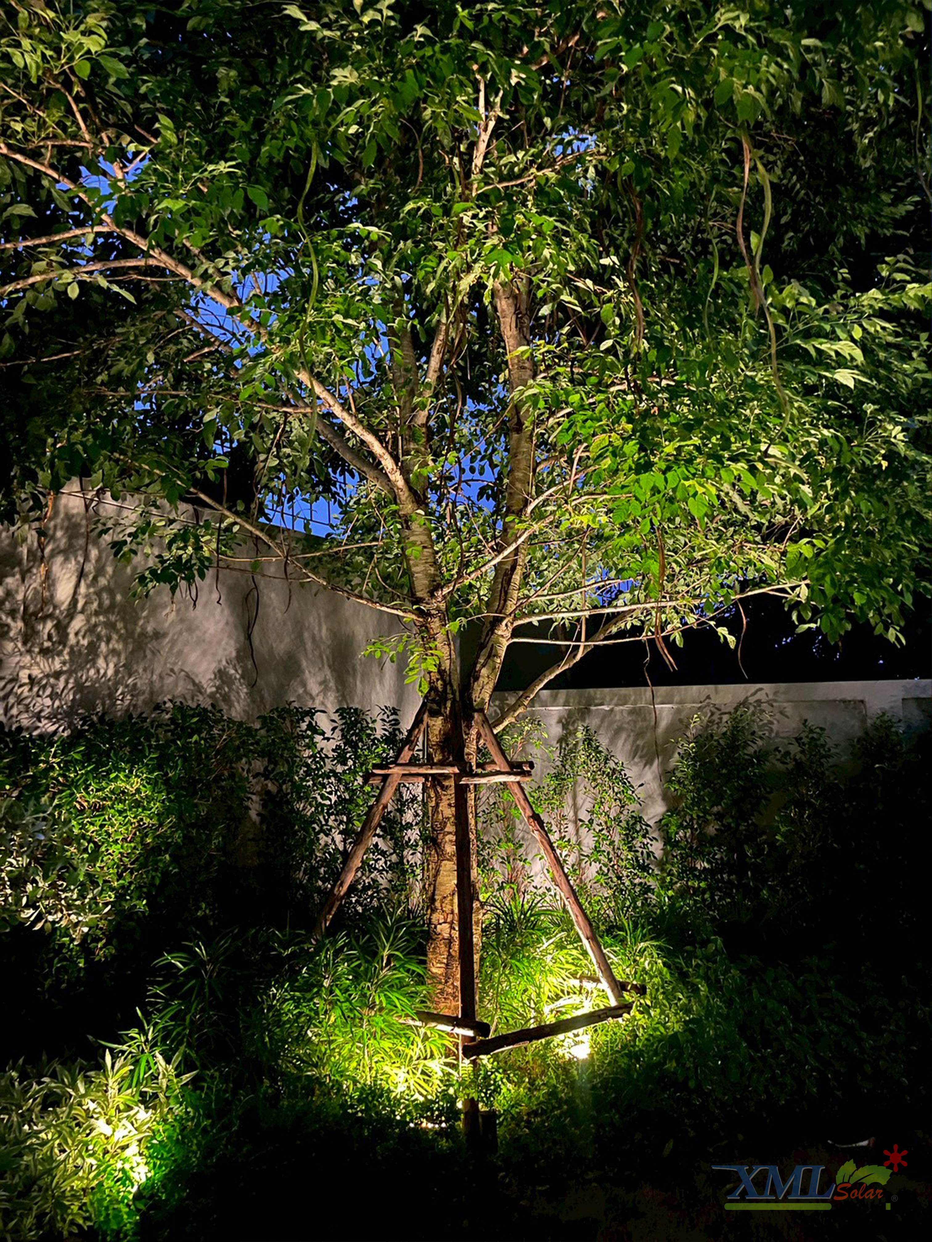 โคมไฟปักสนามโซล่าเซลล์ แพ็ค 4 ดวง รุ่น MD-SSL88 (แสง : เหลืองวอมไวท์)