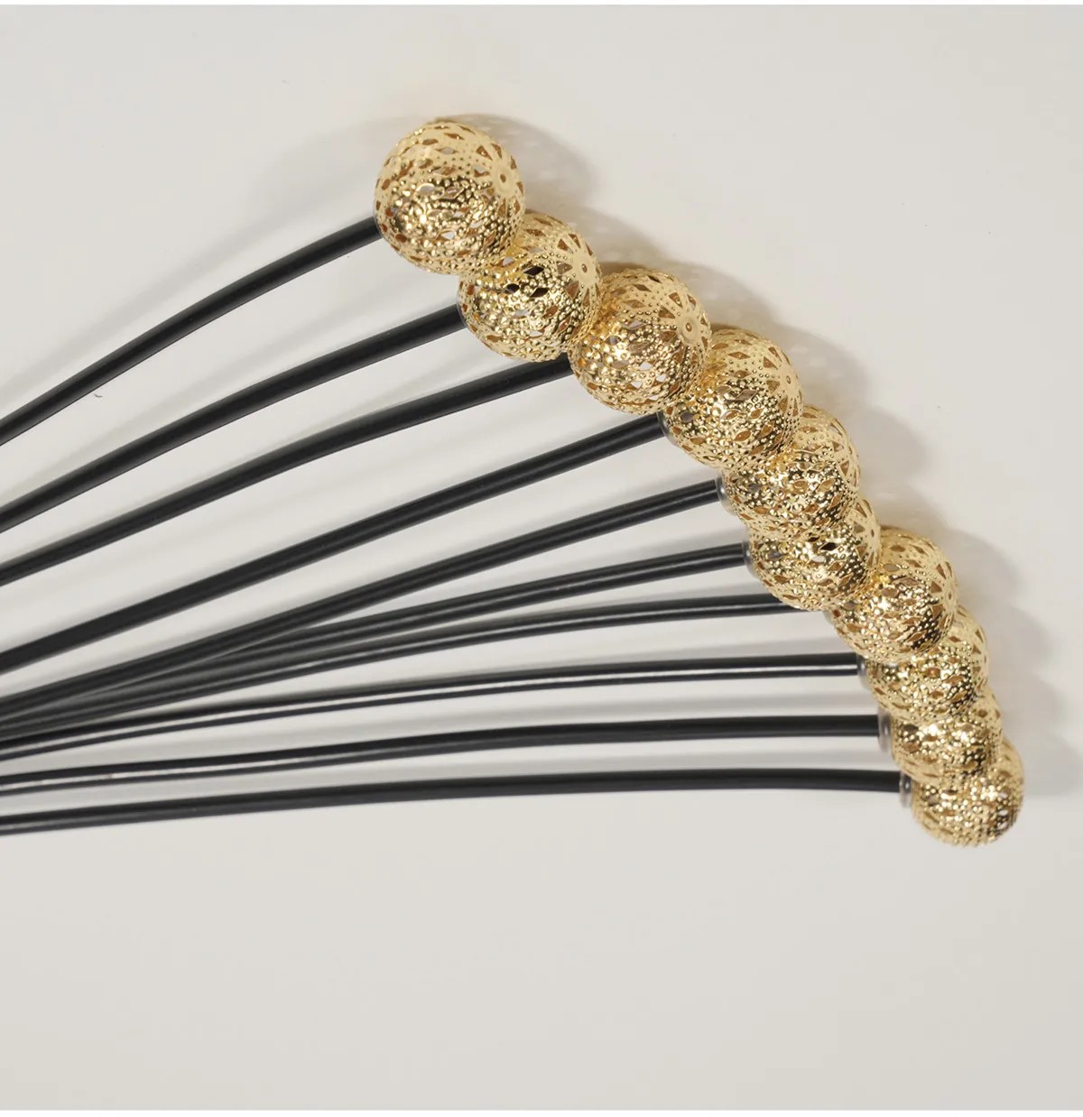 โคมไฟปักสนามโซล่าเซลล์ ทรงโมร๊อกโก รุ่น MD-SOLAR-C2011 (แสง : เหลืองวอมไวท์)(1 แถม 3)