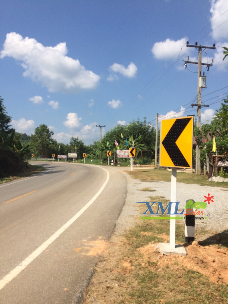 ป้ายลูกศร เชฟรอนโซล่าเซลล์ สีเหลือง (ไม่รวมเสา)