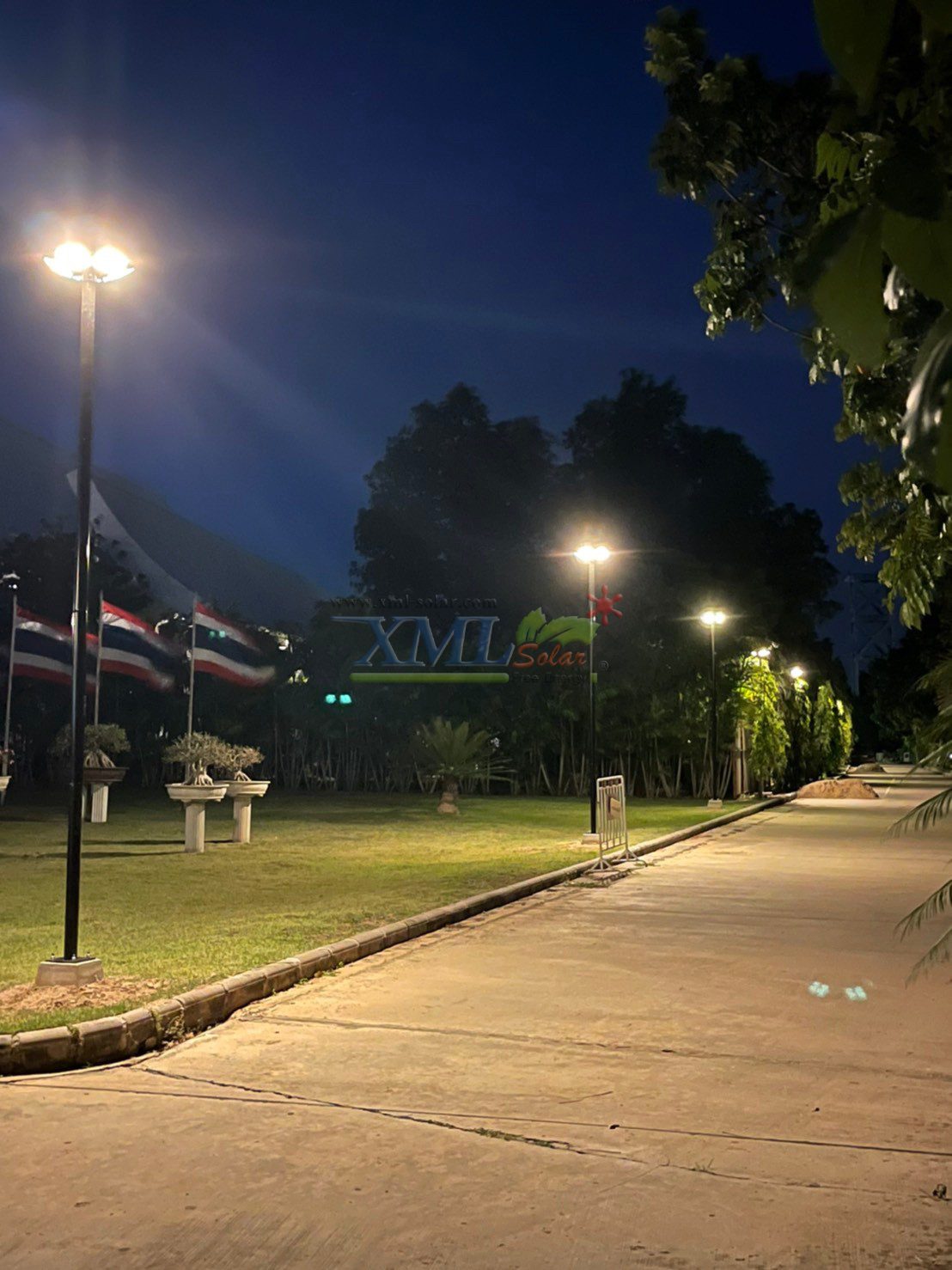 เสาไฟสนาม เหล็กพ่นสีดำ (ปลาย 3 นิ้ว)