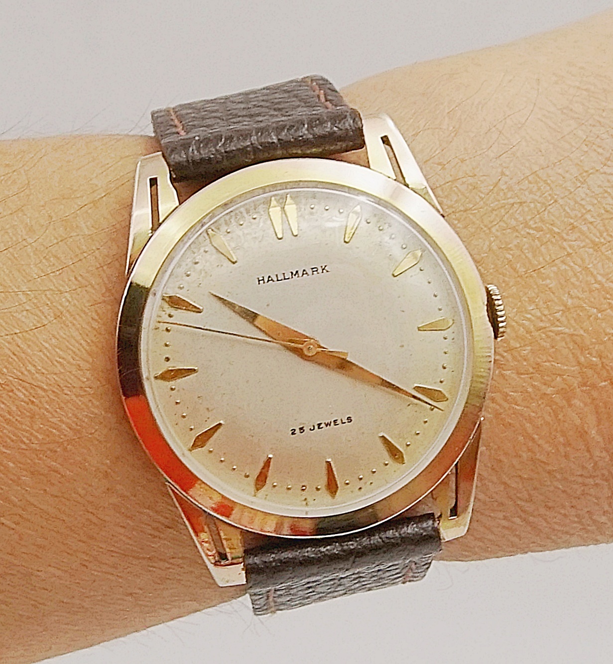 นาฬิกาเก่า HALLMARK ไขลาน