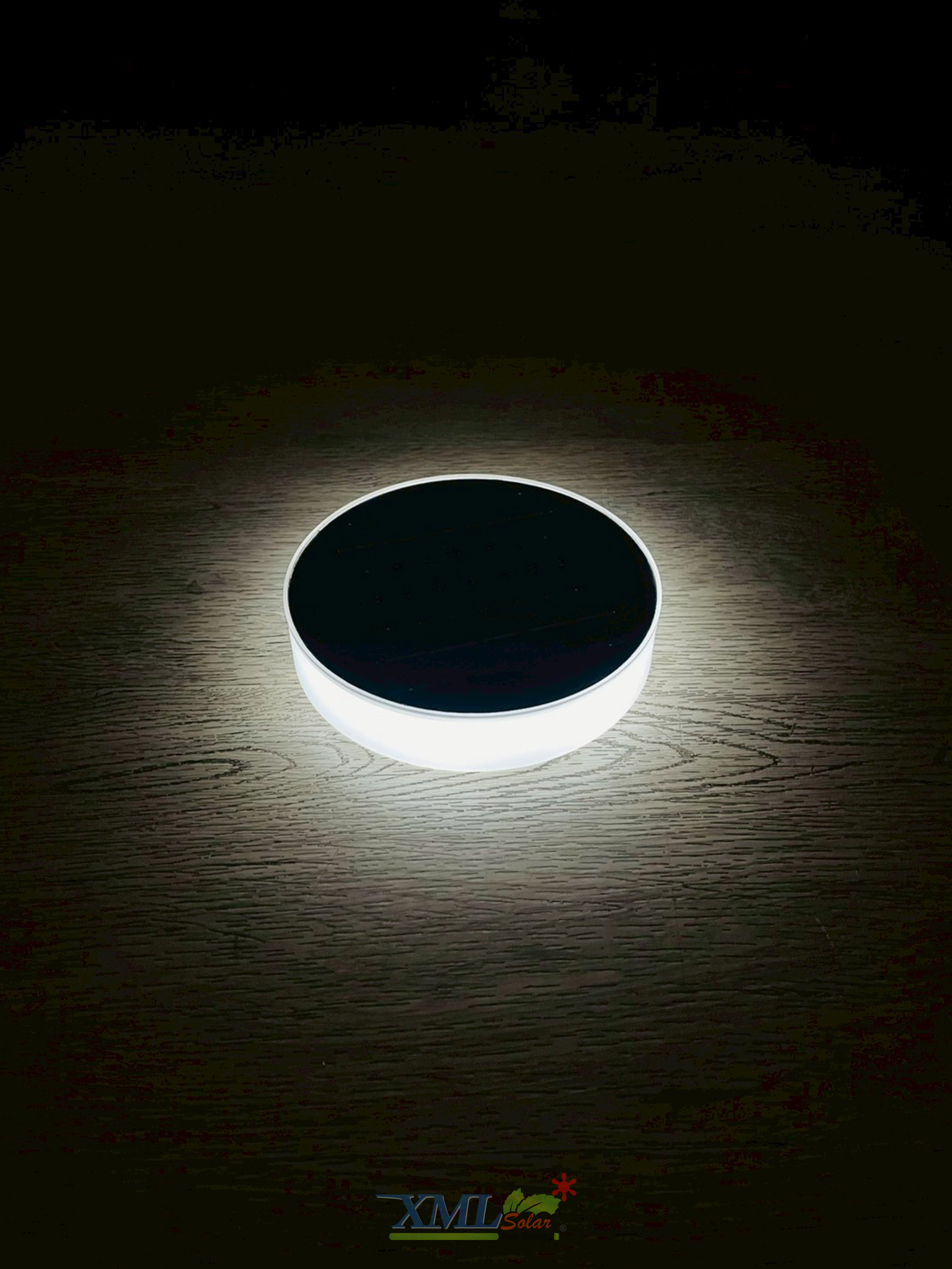 โคมไฟสนามโซล่าเซลล์ ทรงกลม รุ่น DPD-0544 (แสง:ขาว + เหลืองวอมไวท์)