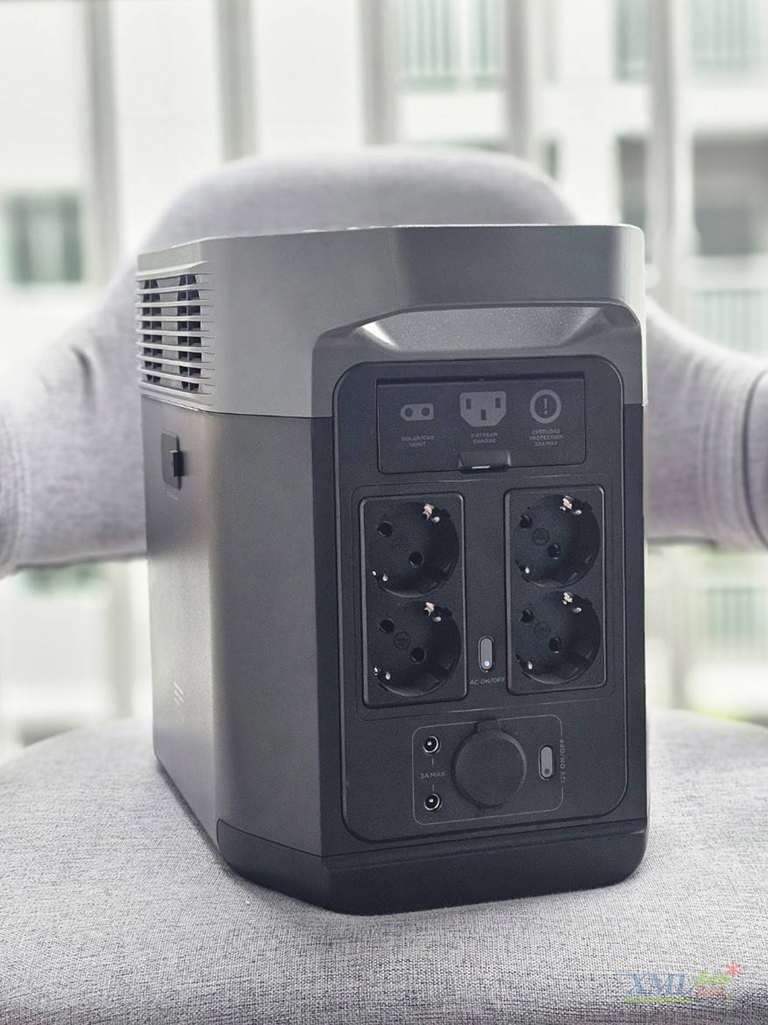 ชุดไฟอเนกประสงค์โซล่าเซลล์ รุ่น DELTA 2 MAX + แผงโซล่าเซลล์แบบโค้งงอได้ 120W