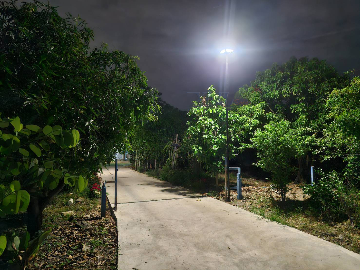 โคมไฟ UFO ทรงสี่เหลี่ยม รุ่น Modi x XML + ระบบ Motion รุ่น 300w (เปิดได้ 3 แสง)