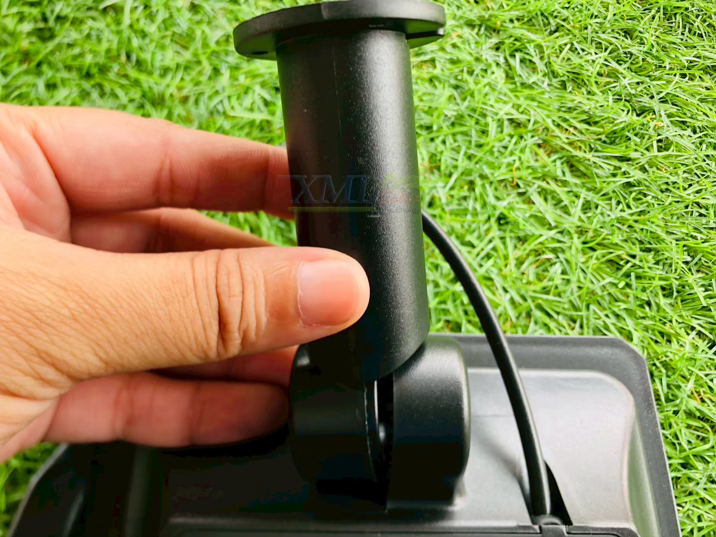 ไฟปักสนามโซล่าเซลล์ ทรงกลม รุ่น DC-0587N (เเสง : เหลืองวอมไวท์)