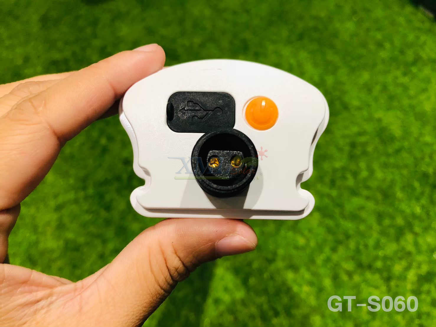 โคมไฟโซล่าเซลล์ ติดเพดาน รุ่นหลอดยาว Series GT (แสง : ขาว)