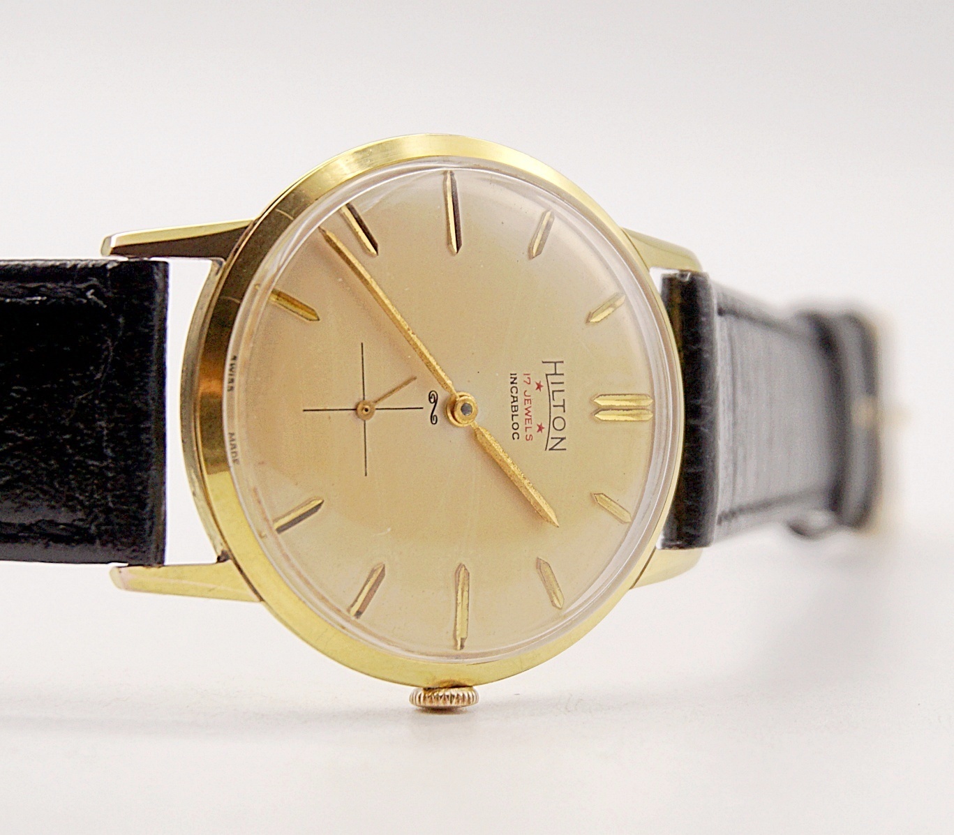 นาฬิกาเก่า HILTON ไขลานสองเข็มครึ่ง