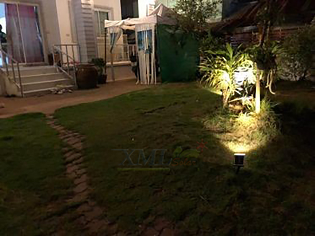 สปอร์ตไลท์ปักสนามโซล่าเซลล์ รุ่น SSL-001