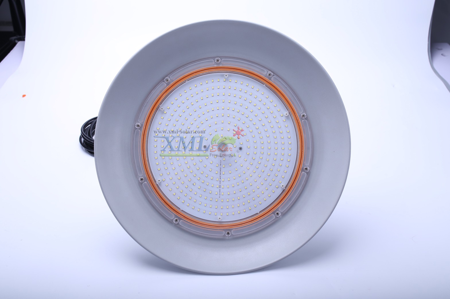 โคมไฟโซล่าเซลล์ ทรง Highbay รุ่นใหญ่ 300W. แบรนด์ Modi * XML-Solar (แสง : ขาว)