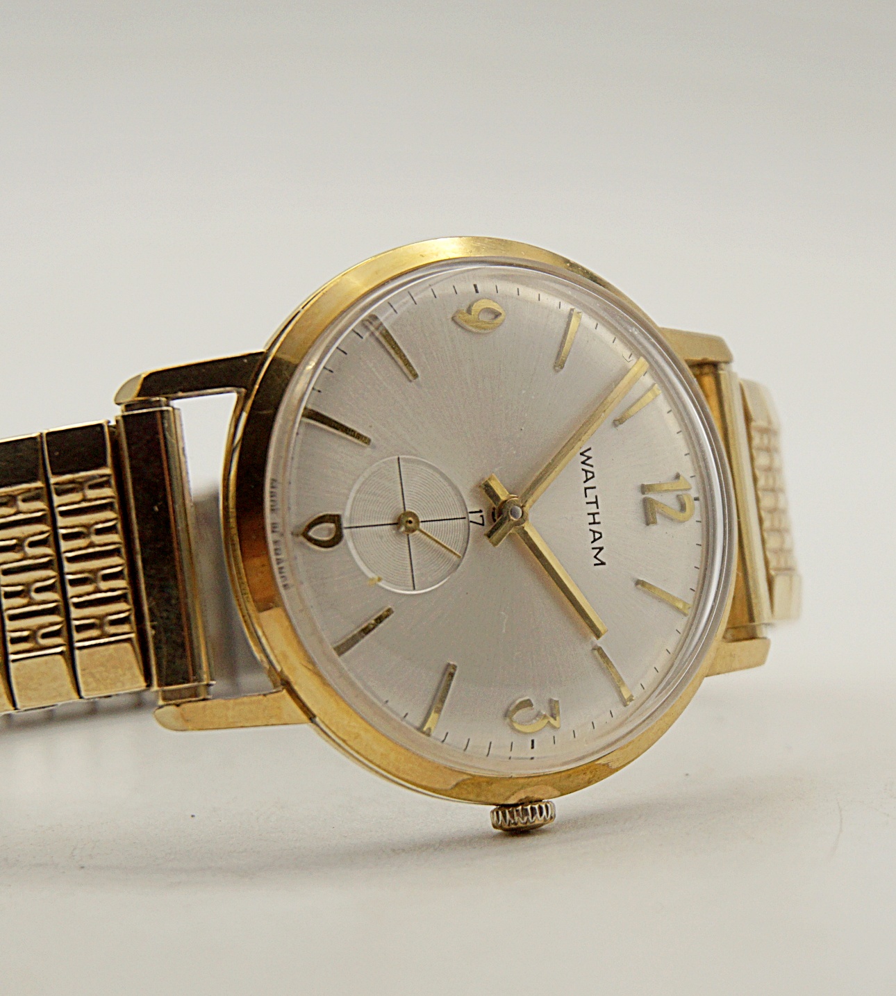 นาฬิกาเก่า WALTHAM ไขลานสองเข็มครึ่ง
