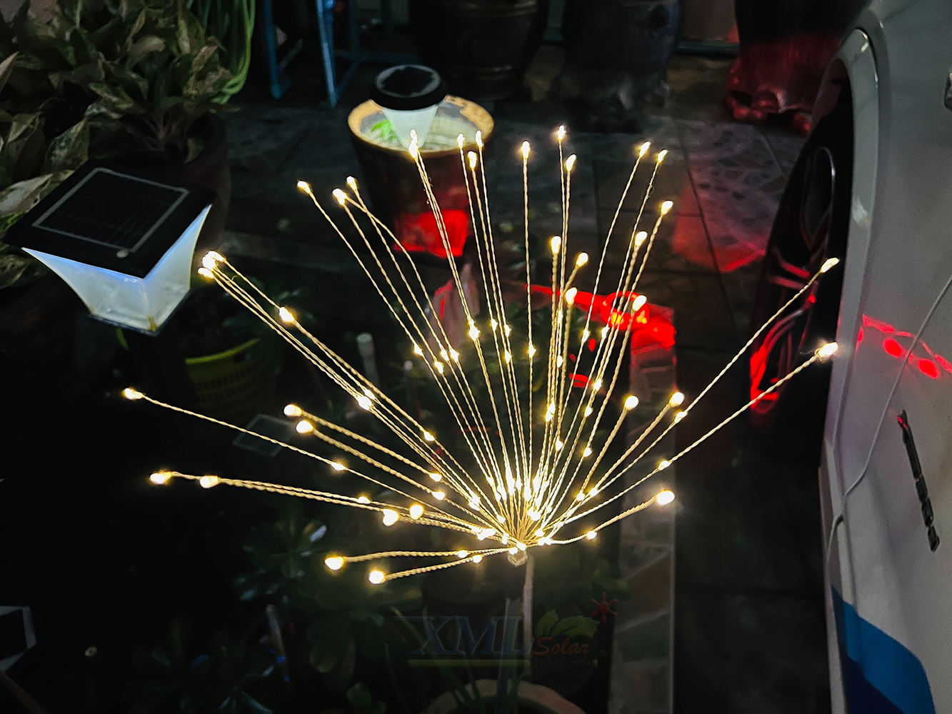 ไฟปักสนามโซล่าเซลล์ ทรงพลุ 120 LED (1 แถม 1)