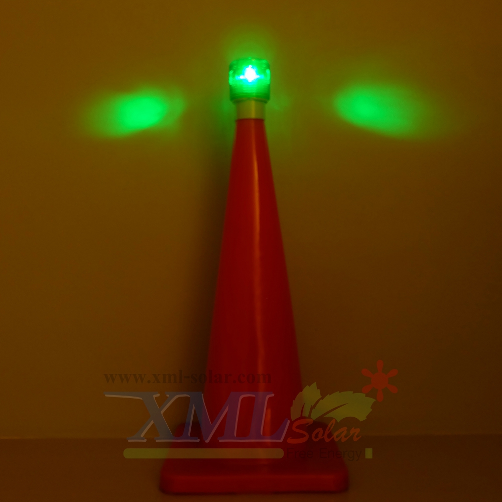 ไฟเตือนกรวยจราจร ฉุกเฉิน พลังงานเเสงอาทิตย์ (เเสง : สีเขียว)