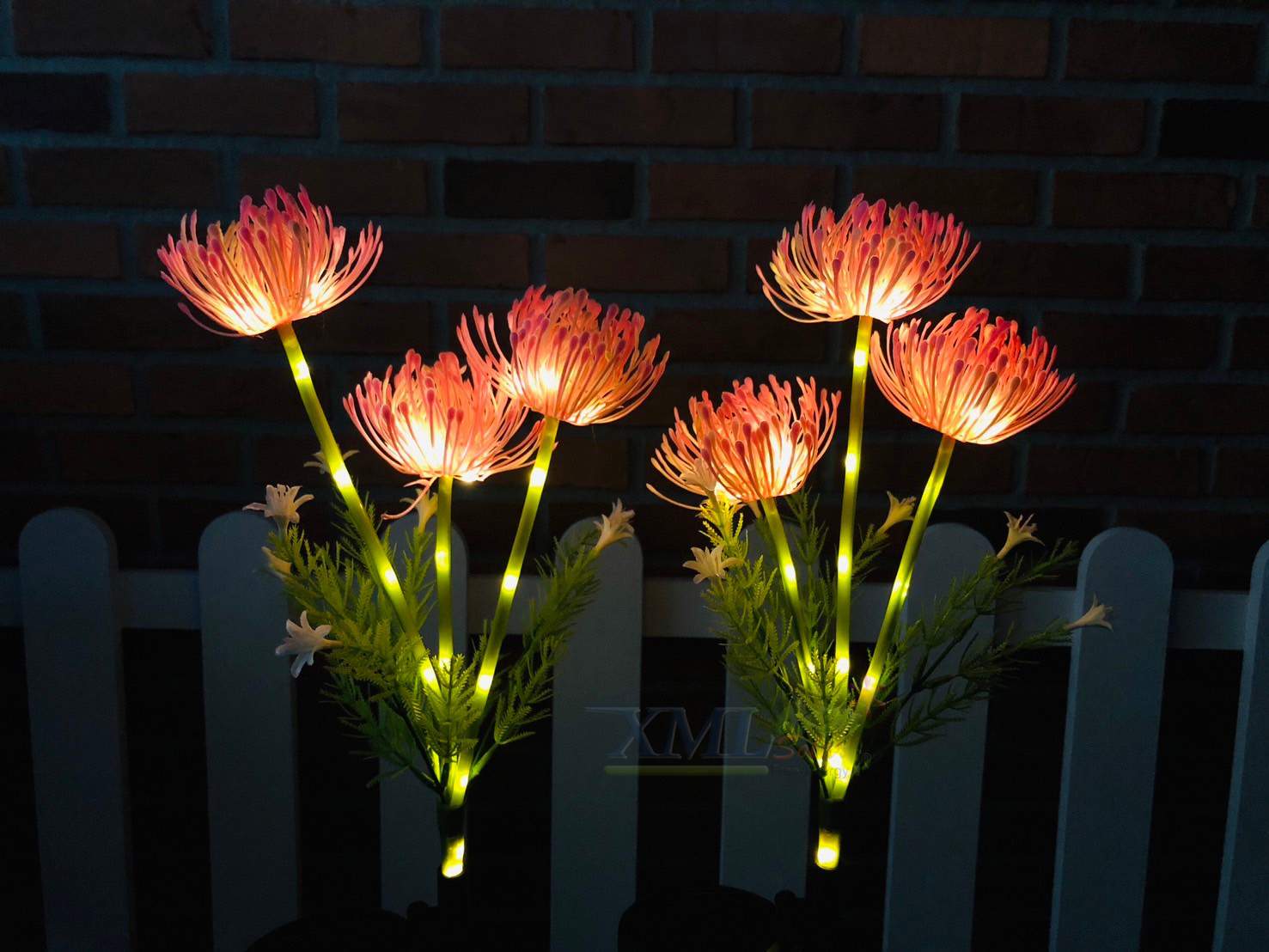 ไฟปักสนามโซล่าเซลล์ ทรงดอกไม้ชมพู (แสง : เหลืองวอมไวท์)(1 แถม 1)