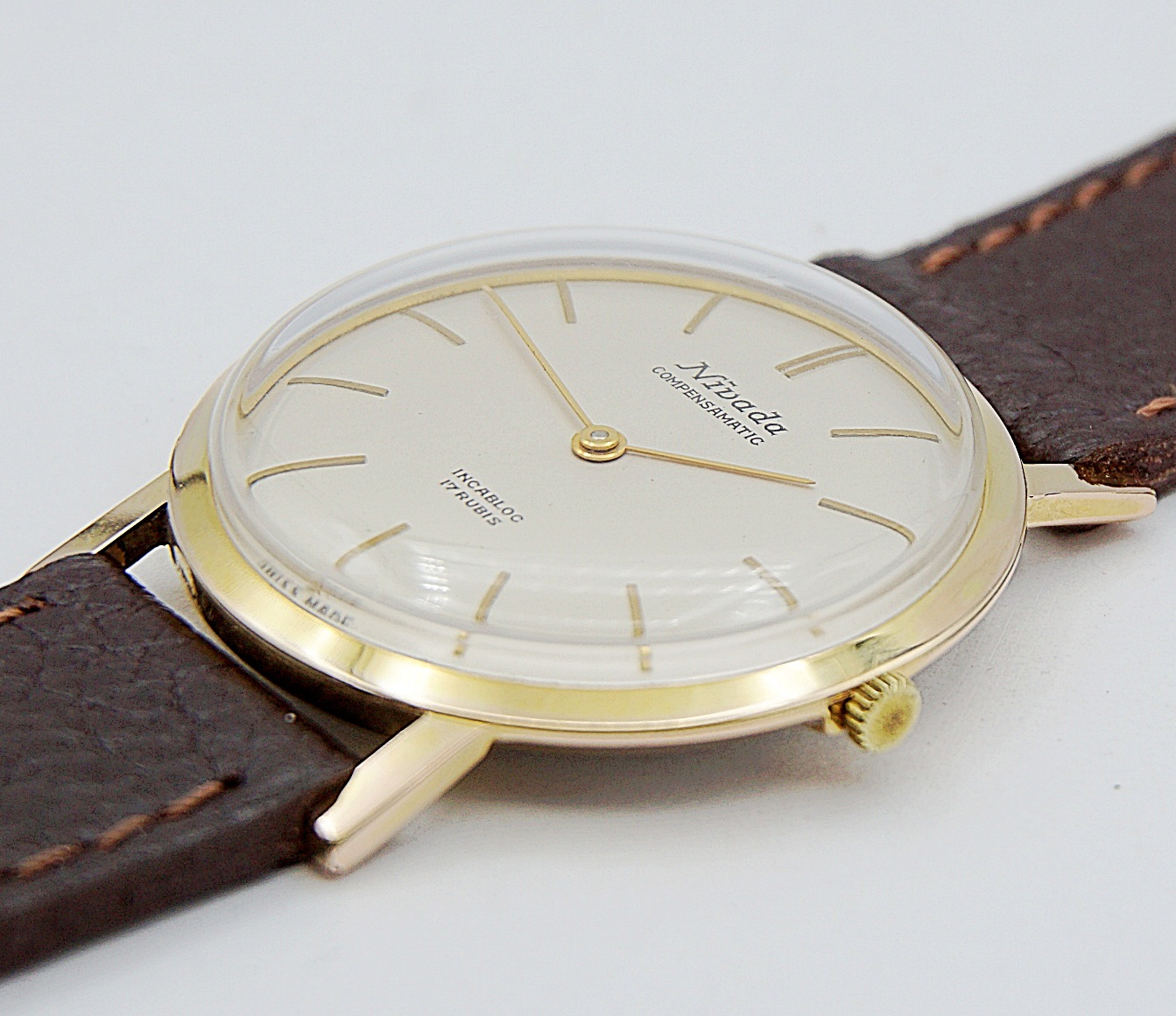 นาฬิกาเก่า NIVADA ไขลาน