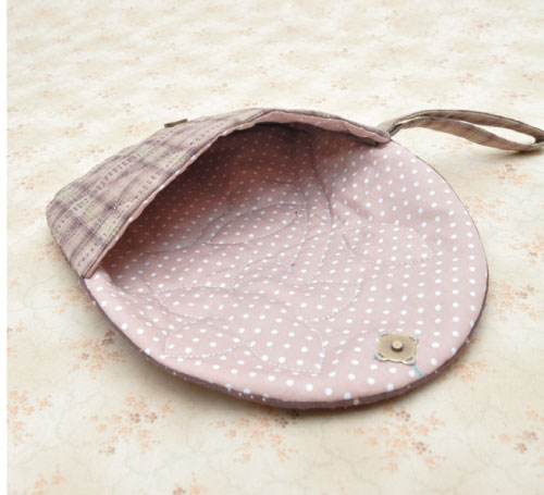 กระเป๋าเย็บจักร Flora Handy Purse