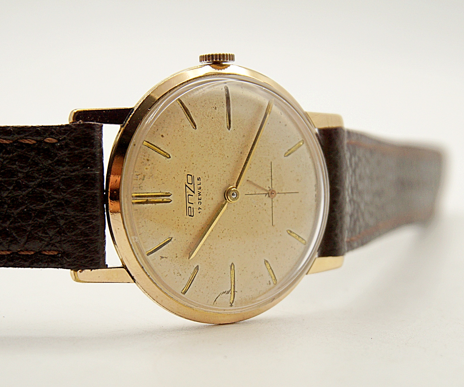 นาฬิกาเก่า ENZO ไขลานสองเข็มครึ่ง