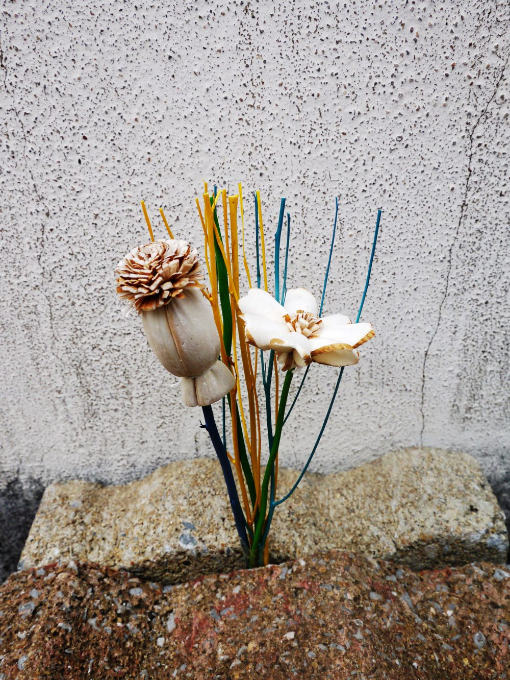 ก้านไม้งา 6.5" + ดอกไม้ดูดน้ำหอม 1 ช่อ (ดอกไม้ 2 ดอก/ช่อ)