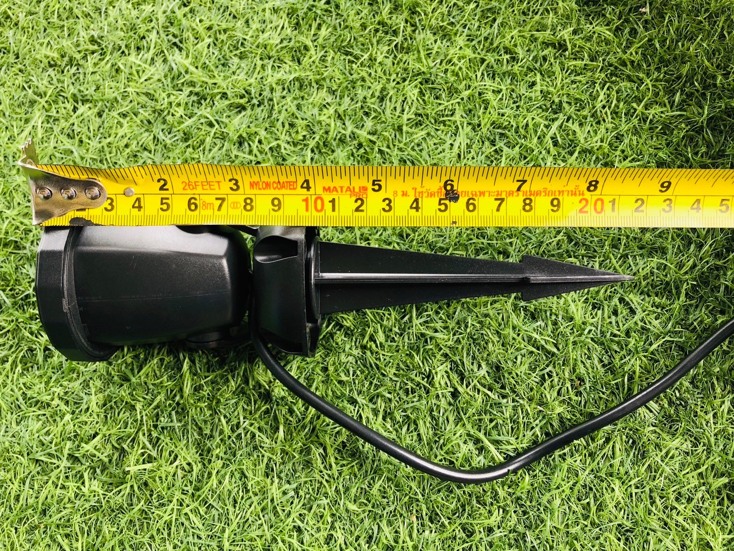 สปอร์ตไลท์ปักสนามโซล่าเซลล์ DC-16 รุ่น 2 หัว สาย 3 เมตร (แสง : เหลืองวอมไวท์)