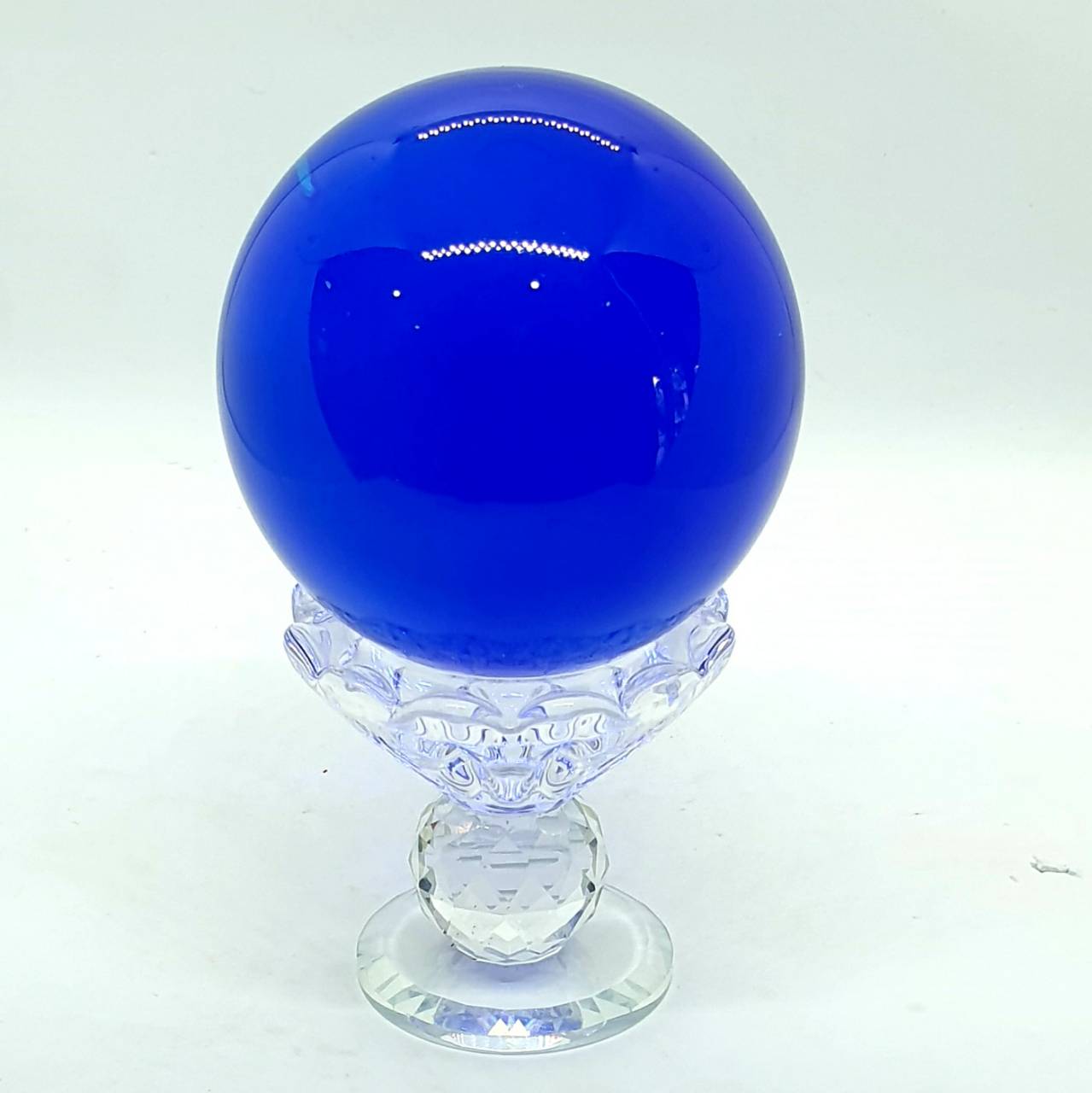ลูกแก้วใส 8ซม. ( 3.14 นิ้ว ) คริสตัลใสแท้ไม่ลอก มีหลายสีให้เลือก พร้อมฐานแก้วคริสตัล