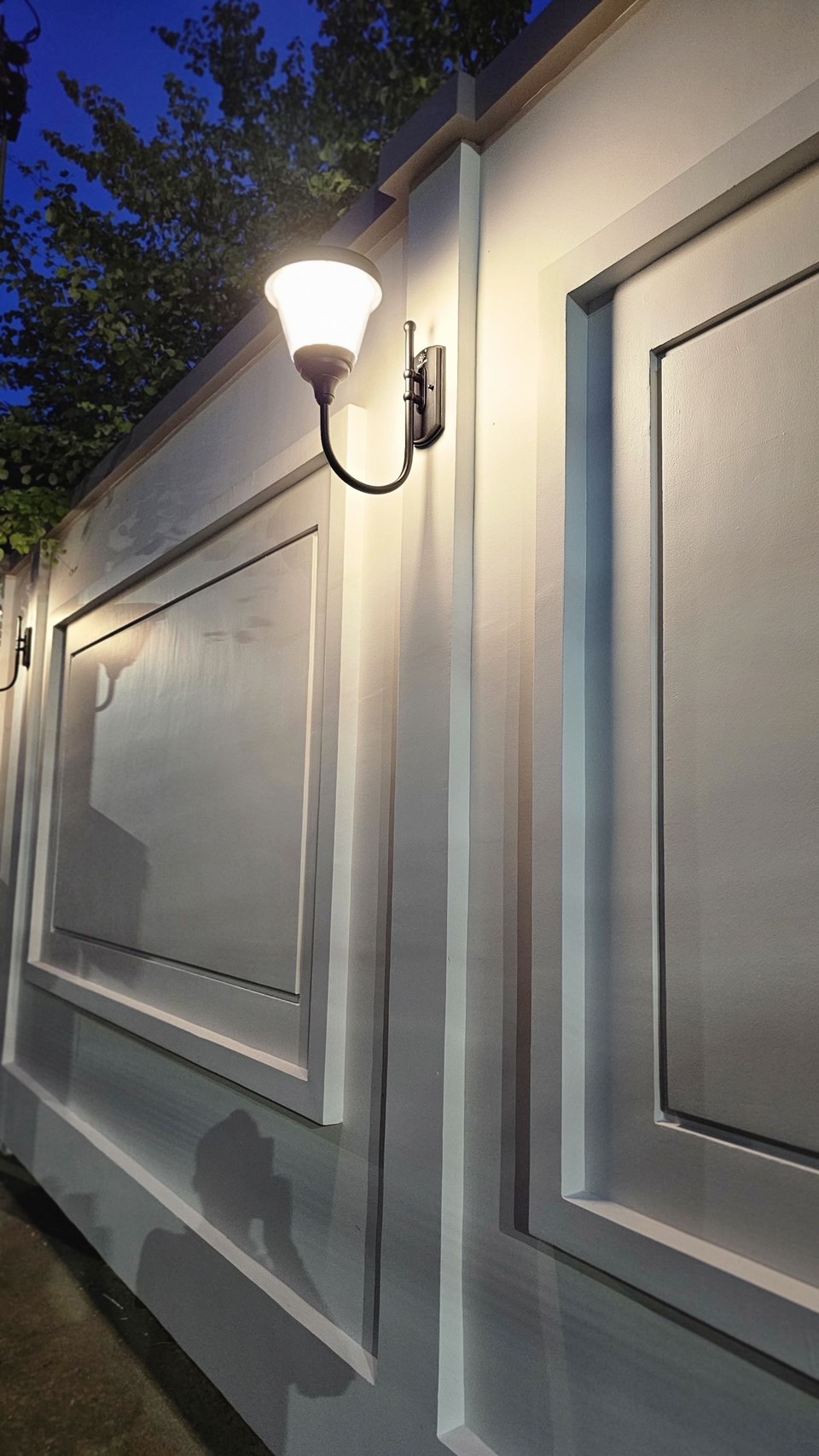 โคมไฟกิ่งโซล่าเซลล์ ทรงกรวย U-Shape สีดำ (เเสง : เหลืองวอมไวท์)