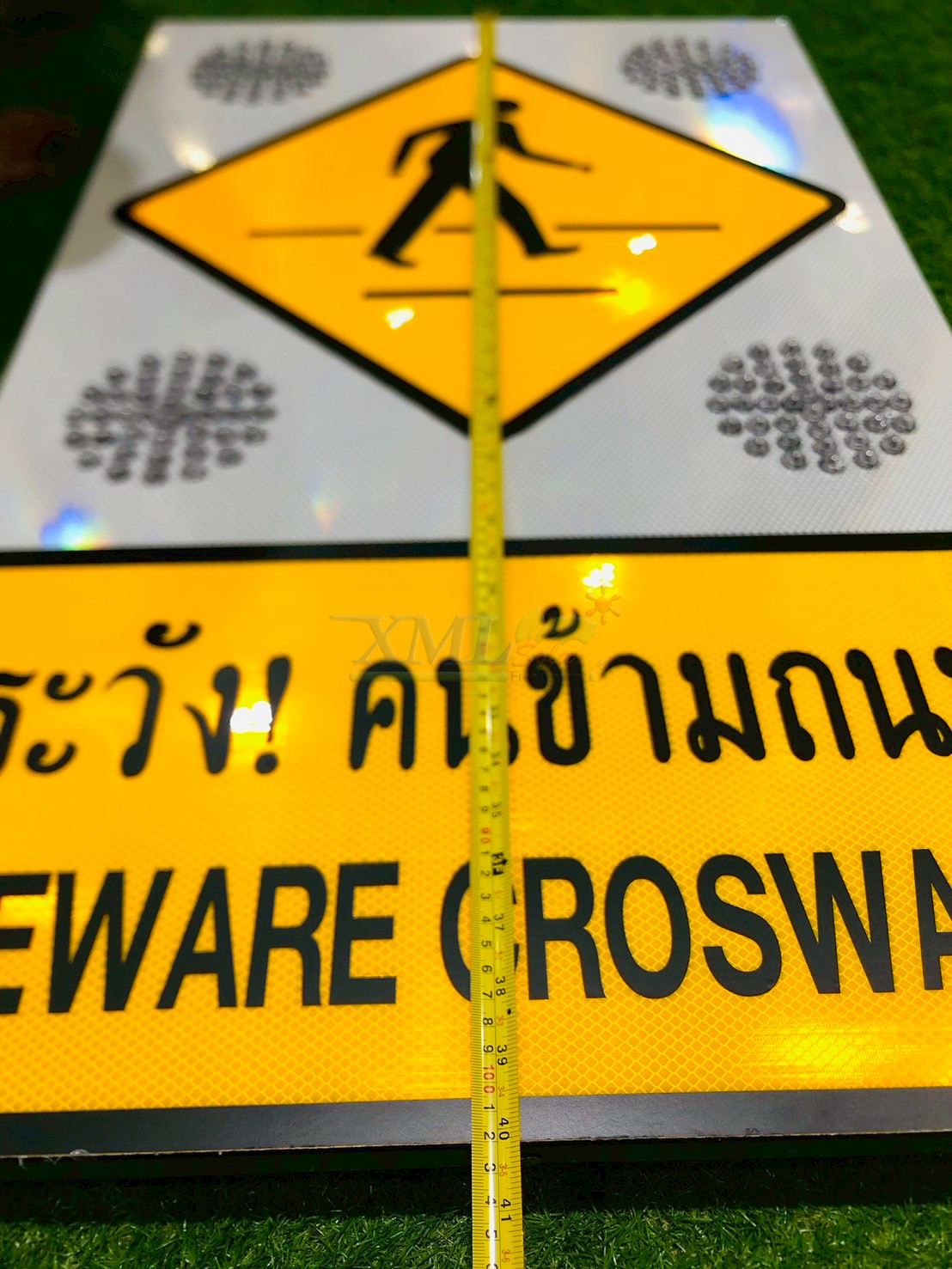 ป้ายเตือน ระวังคนข้ามถนน แบบไฟกระพริบโซล่าเซลล์ (ระบบ 24 ชม.) (pre order 5-7 วัน)