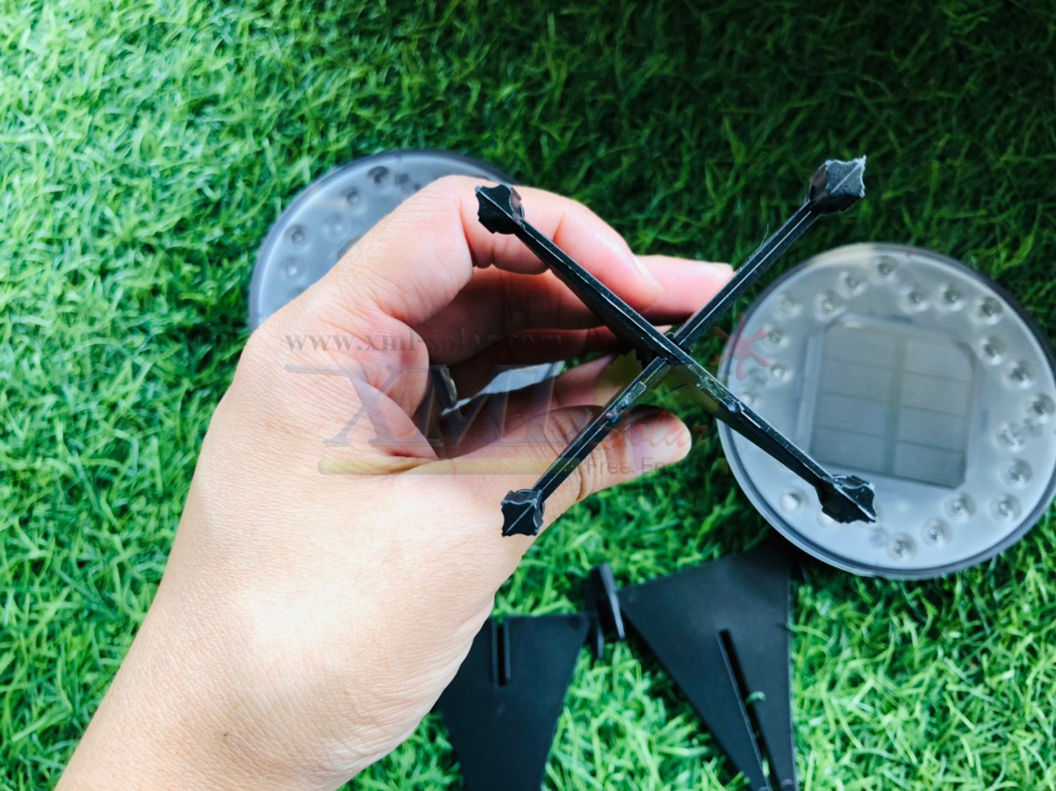 โคมไฟฝังพื้นโซล่าเซลล์ 24 LED ทรงกลม (เเสง : RGB)(สว่างค้าง)