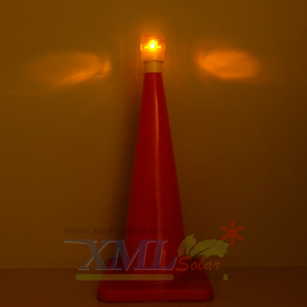 ไฟเตือนกรวยจราจร ฉุกเฉิน พลังงานเเสงอาทิตย์ (เเสง : สีเหลือง)