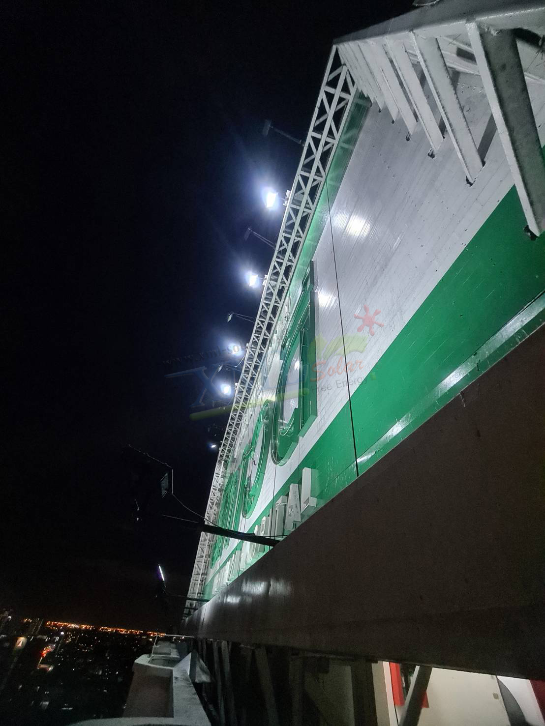 สปอร์ตไลท์โซล่าเซลล์ 1000 W. รุ่นใหม่ JD81000L (แสง : ขาว)