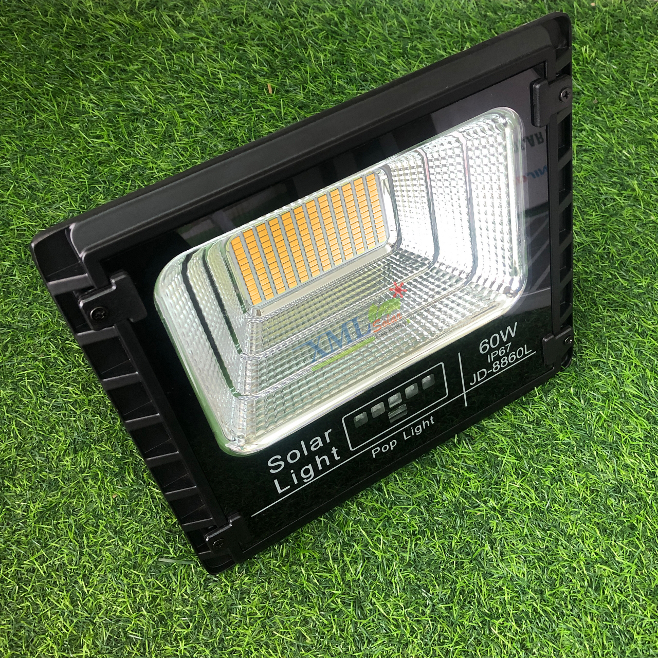 สปอร์ตไลท์โซล่าเซลล์ 60 W. รุ่นใหม่ JD8860L (แสง : เหลืองวอมไวท์)