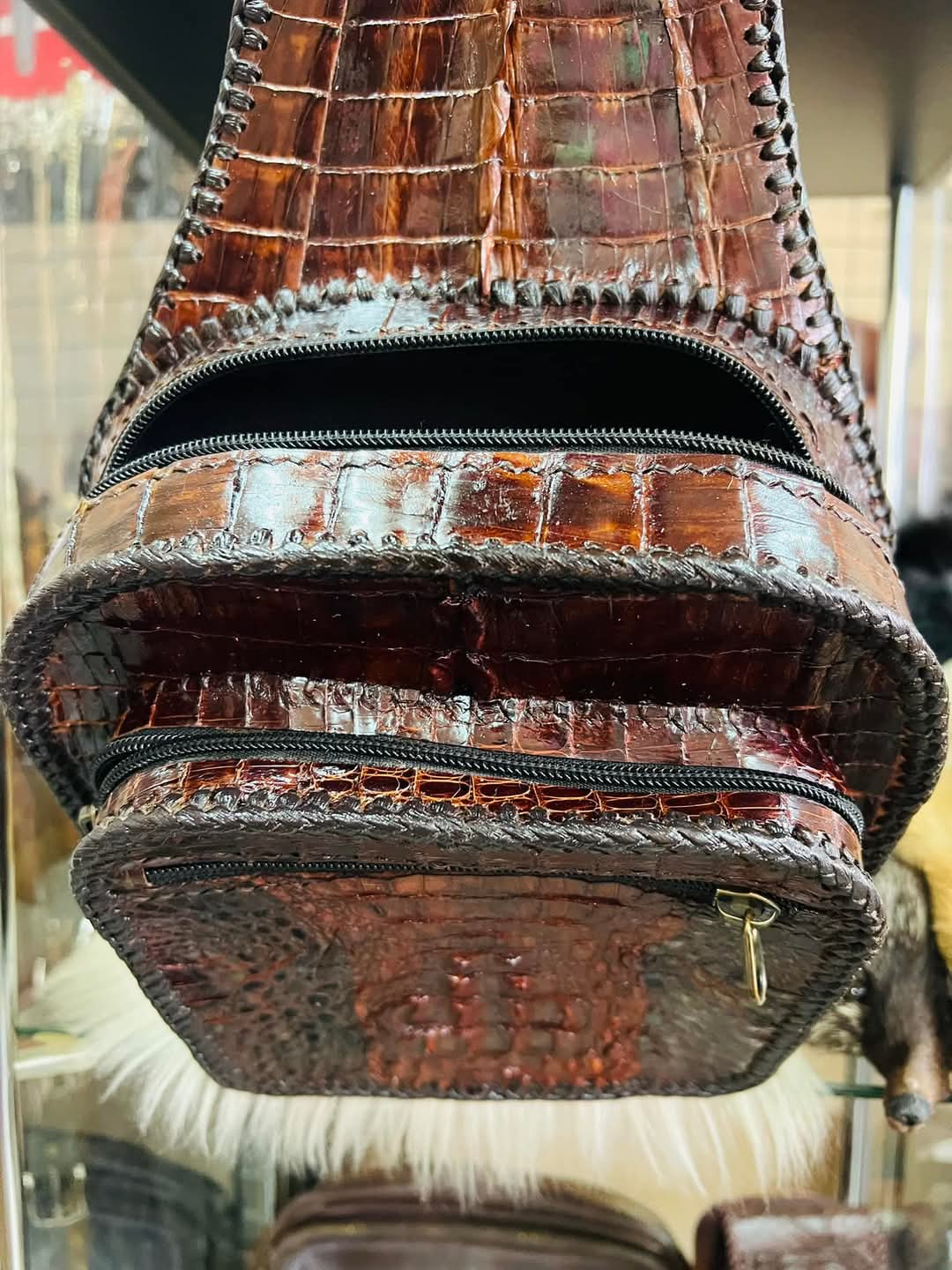 กระเป๋าคาดอก หนังจระเข้