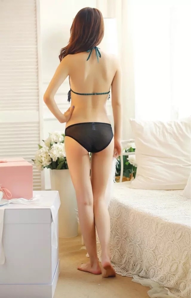 บราลูกไม้ ซีทรูไร้โครง เนื้อผ้านิ่ม ใส่สบาย ไม่คัน มีสี ดำ size 32 34 36 ราคาชุดละ 290 บาท