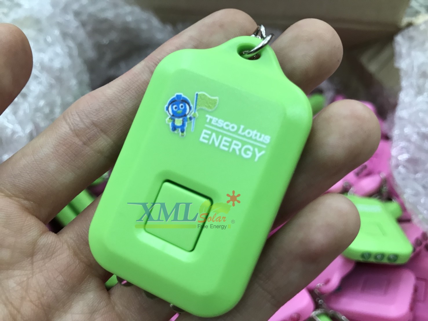 พวงกุญแจไฟฉายโซล่าเซลล์ 3 LED (คละสี ได้รับ 1 ชิ้น)