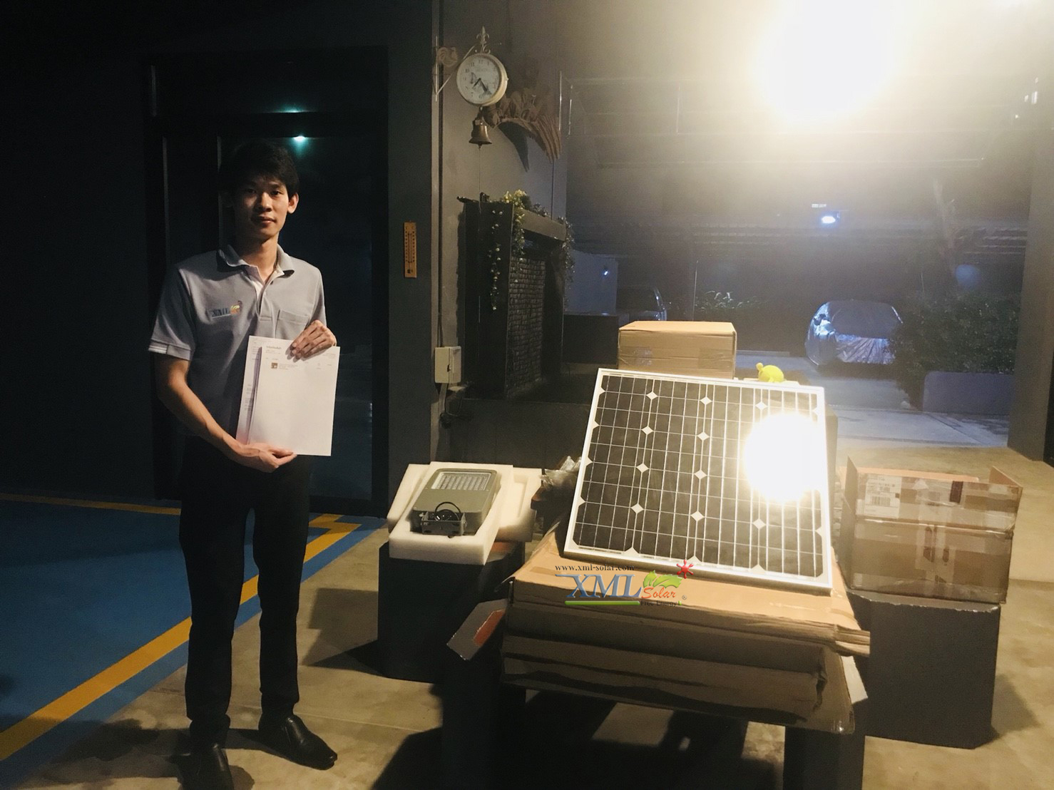 ไฟสปอตไลท์โซล่าเซลล์ 6500 Lumens. ไซต์ใหญ่ (เเสง : เหลืองวอมไวท์)