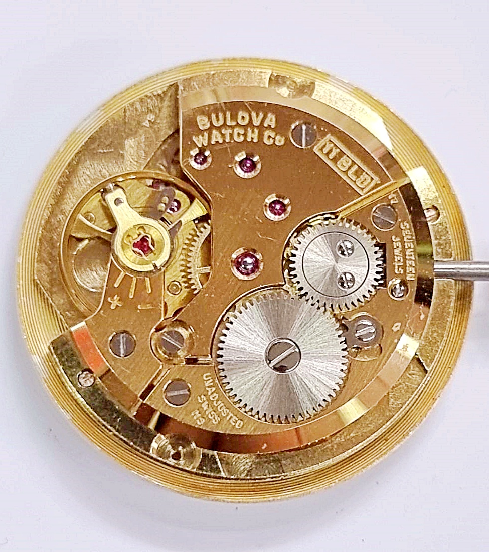 นาฬิกาเก่า BULOVA ไขลานสองเข็มครึ่ง