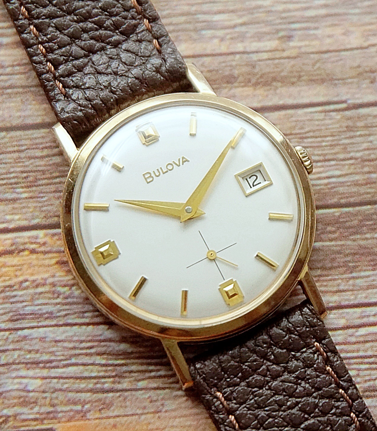 นาฬิกาเก่า BULOVA ไขลานสองเข็มครึ่ง