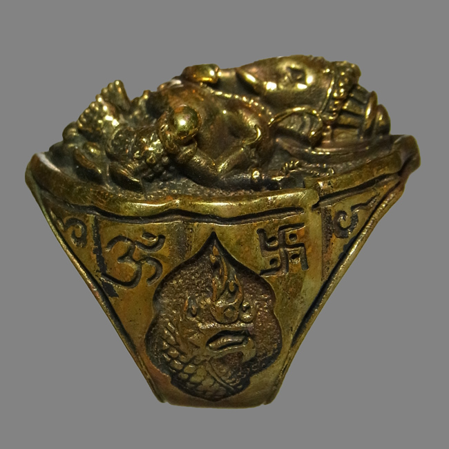 แหวนพระพิฆเนศ หลวงปู่หงษ์ วัดเพชรบุรี ปี2548