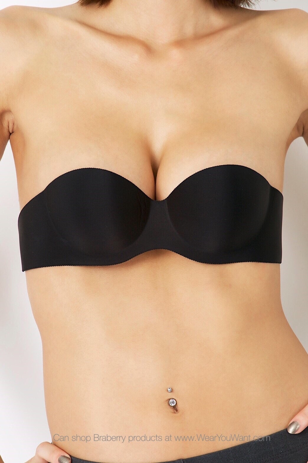 บราไร้สาย แบบมีโครง แปะข้าง 4 จุด มีสเปรย์ มีไซส์ A,B ราคาส่ง 3 ชิ้นคละแบบได้ 590 บาท