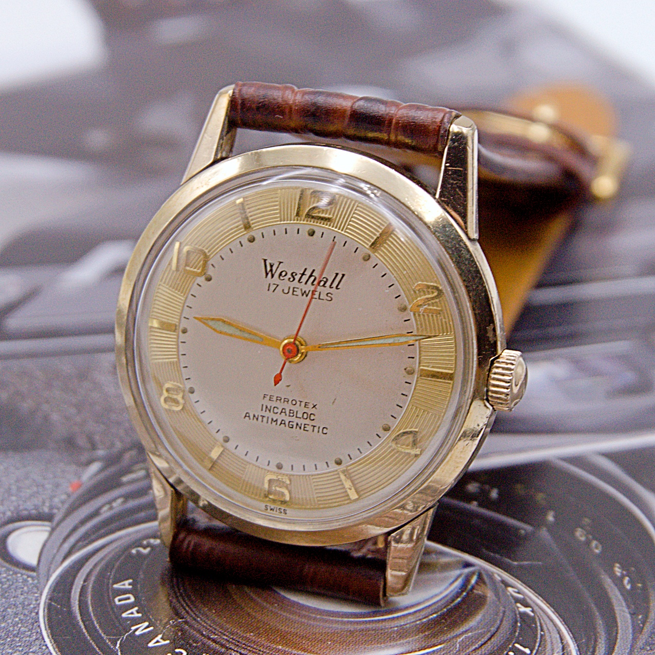 นาฬิกาเก่า WESTHALL ไขลาน