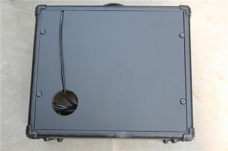 Bass Amplifier 40W. สำหรับฝึกซ้อม