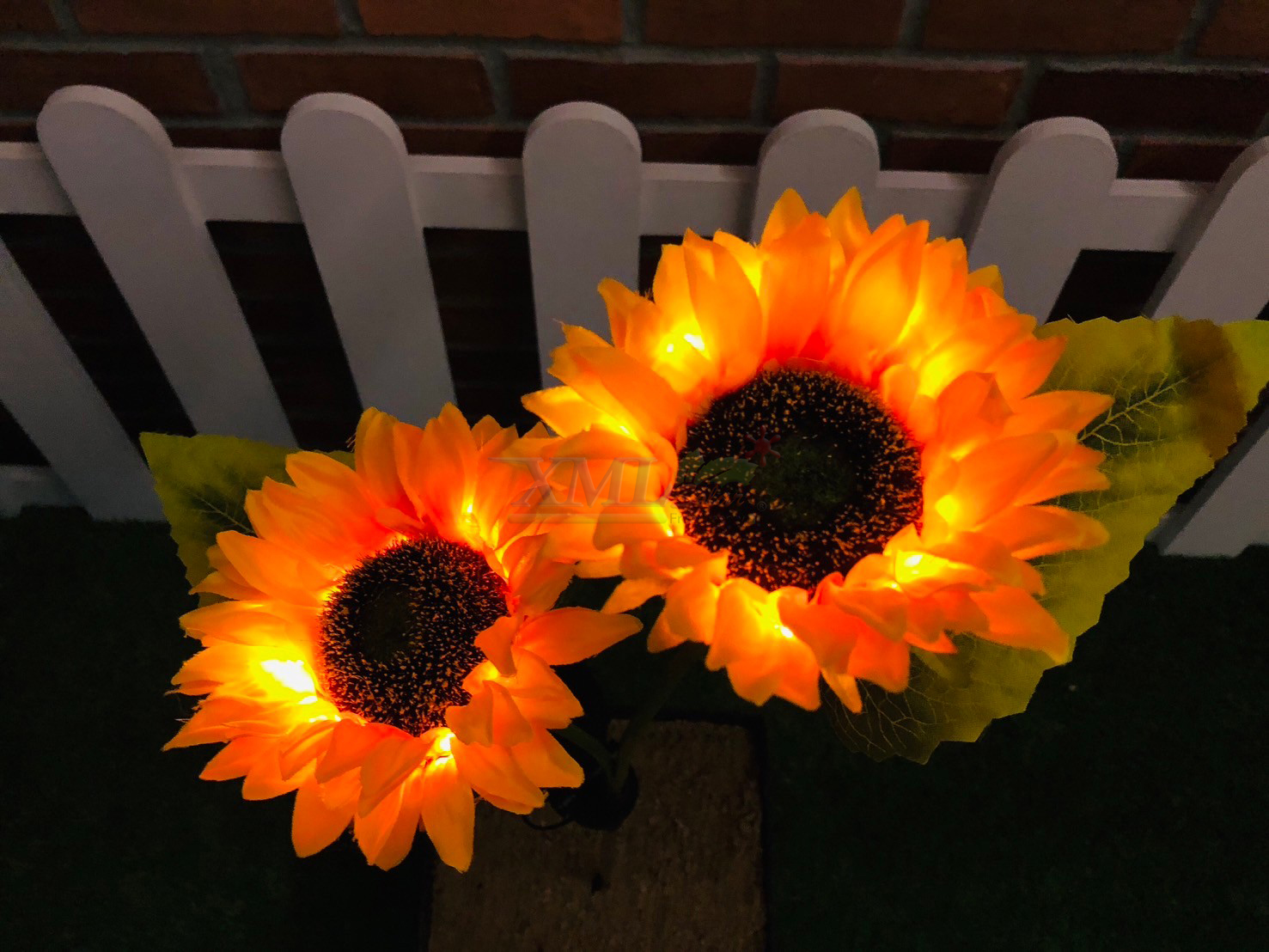 ไฟปักสนามโซล่าเซลล์ ทรงทานตะวัน 2 ดอก (แสง : เหลืองวอมไวท์)(1 แถม 1)