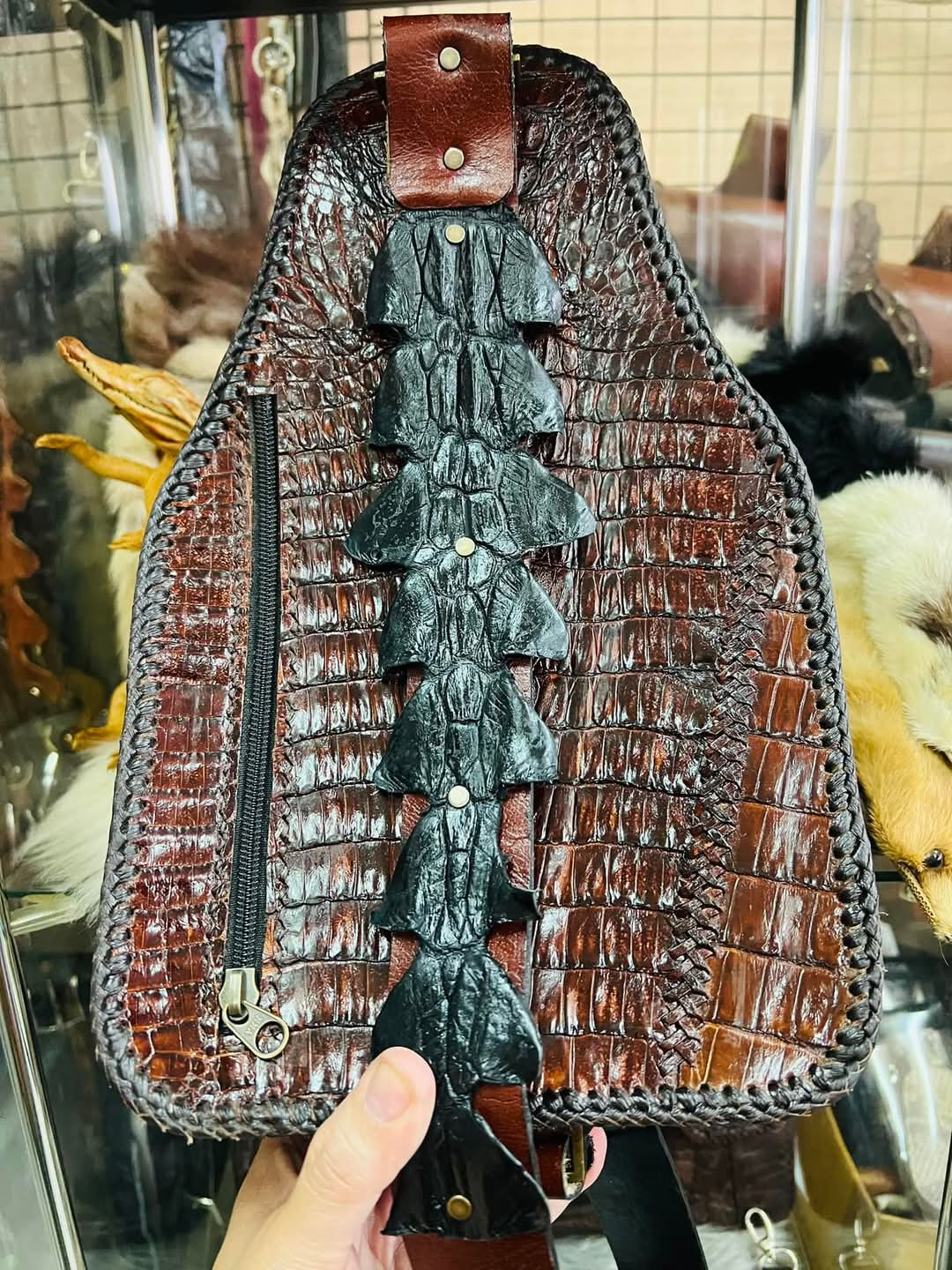 กระเป๋าคาดอก หนังจระเข้