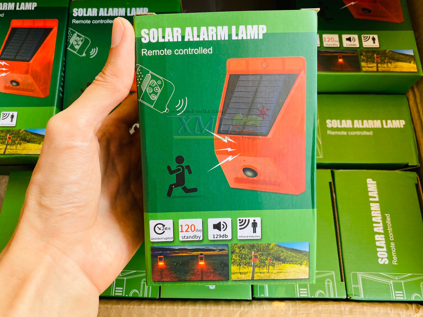 สัญญาณกันขโมย (Alarm) โซล่าเซลล์ (สีแดง) + Remote