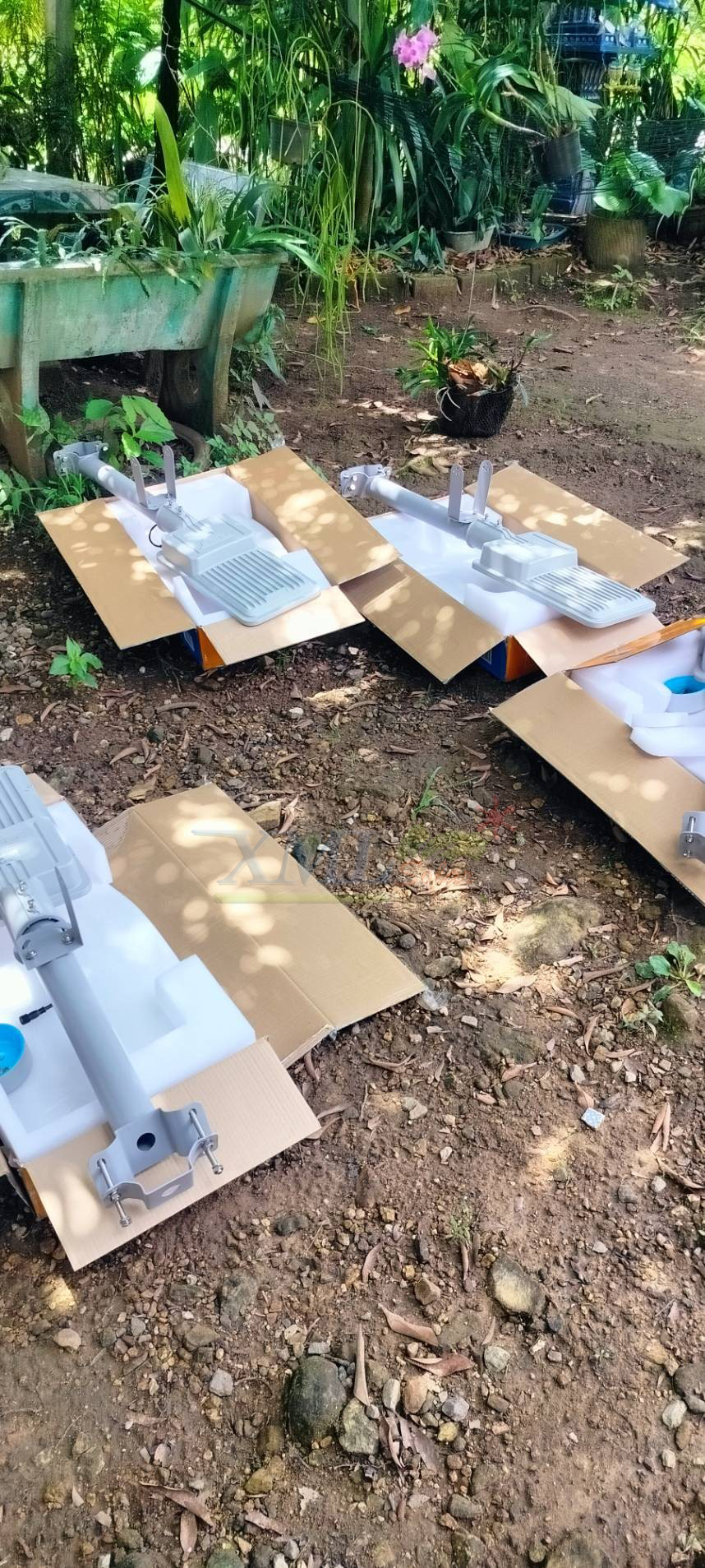 โคมไฟถนนโซล่าเซลล์ 400W รุ่น MD-SLT30-400W (แสง : ขาว)