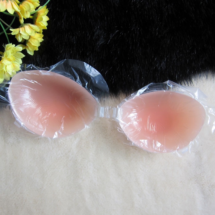 ซิลิโคนบรา Kissbobo ดีกว่า free bra กาวซิลิโคนเหนียวกว่า เนื้อซิลิโคนเป็นทรงกว่า ใส่แล้วอกสวย มีคัพ A, B, C, D ราคาพิเศษคู่ละ 189 บาท